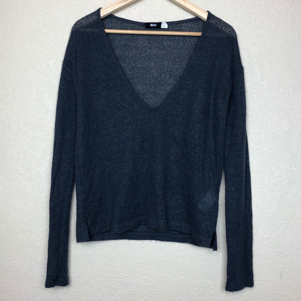 BDG deep v-neck thin knit crop sweater size xs